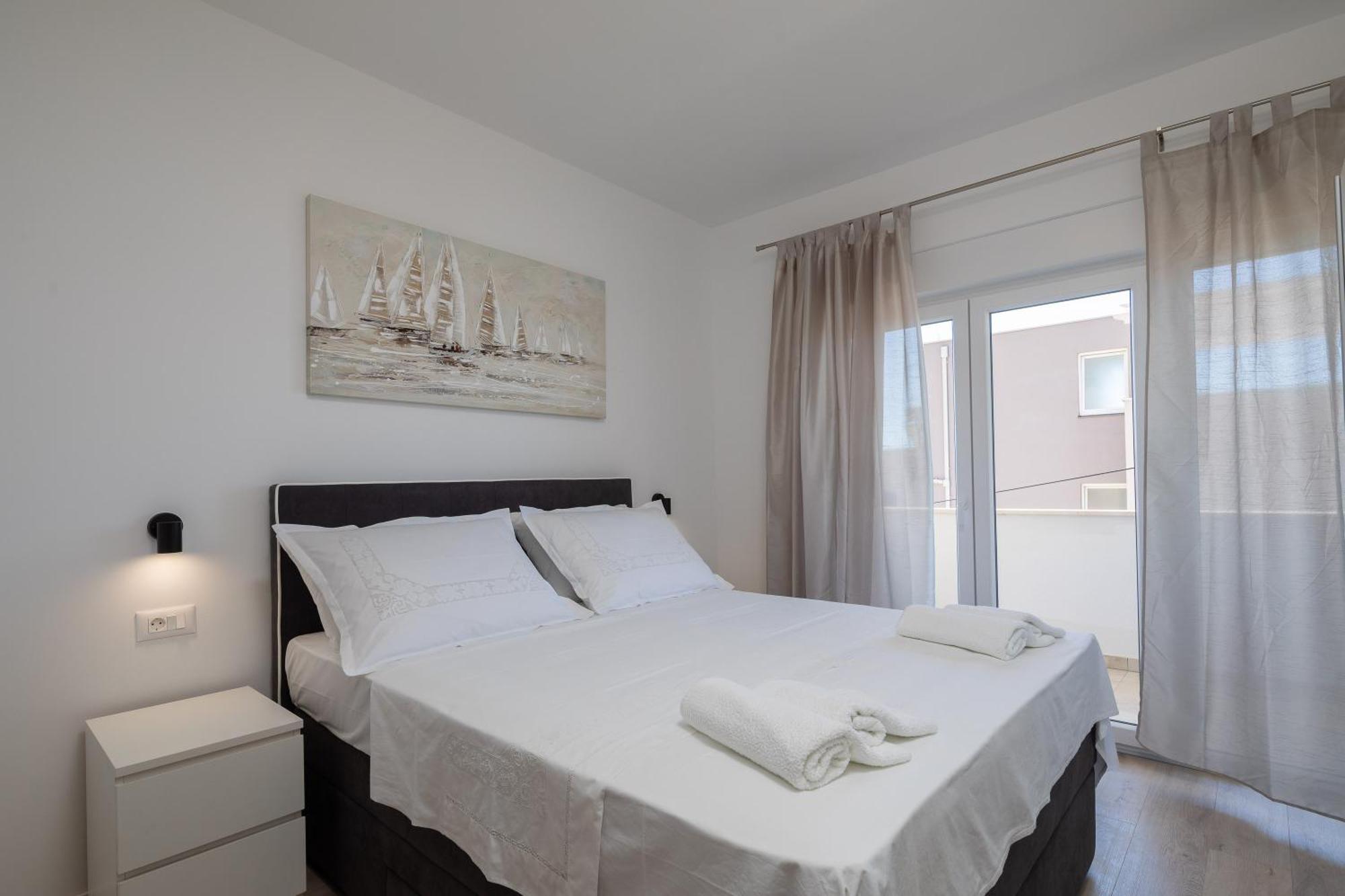 Apartments 20 Meters From The Beach Есенице Номер фото